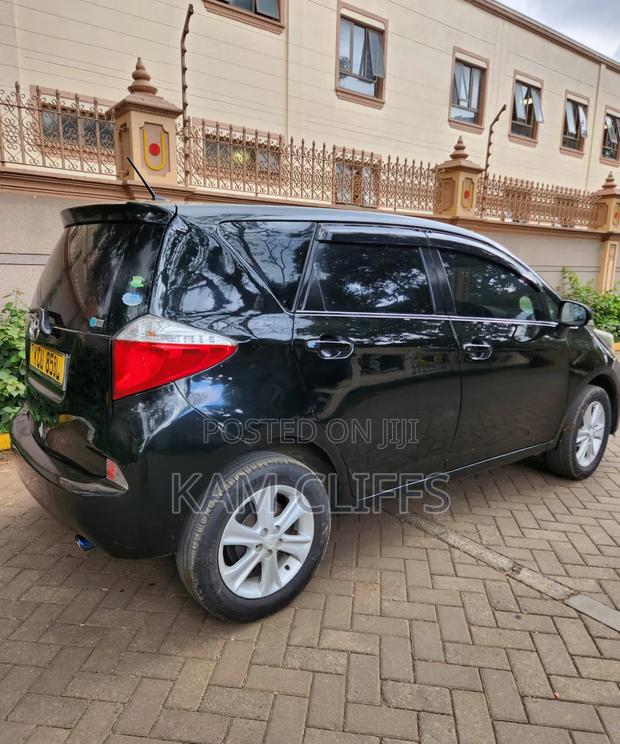 Toyota Ractis 2012 Black