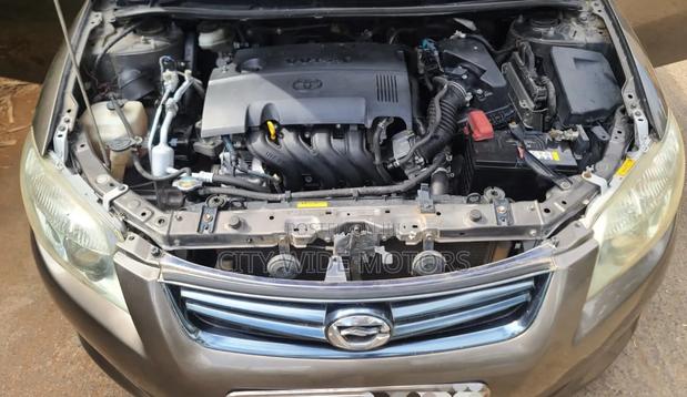 Toyota Corolla Fielder 2010 Gold