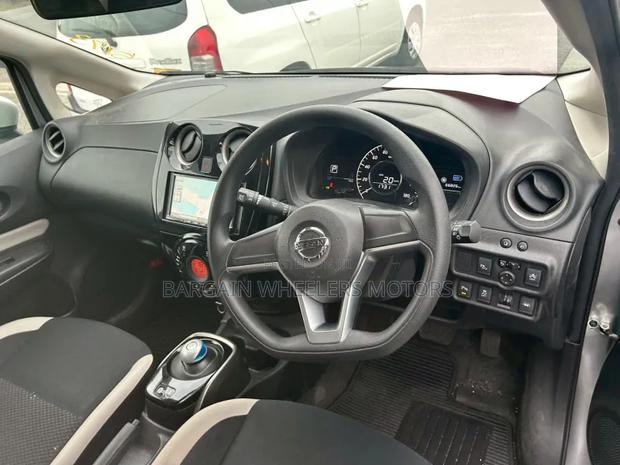 Nissan Note 2019 Silver