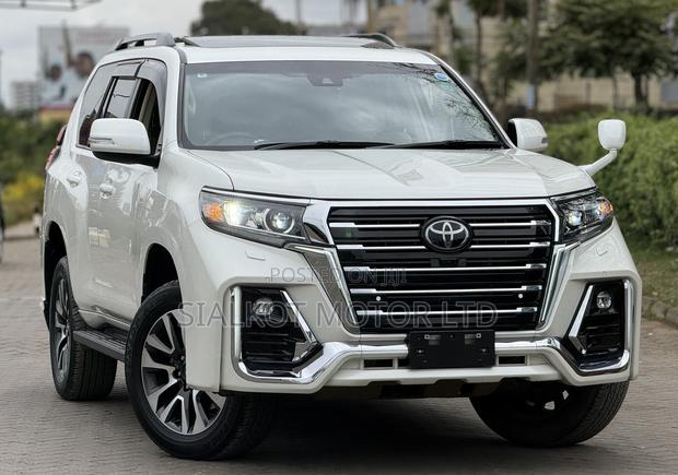 Toyota Land Cruiser Prado 2.7 2022 White