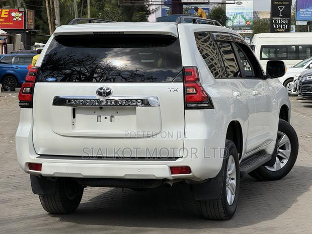 Toyota Land Cruiser Prado 2.8 2020 White