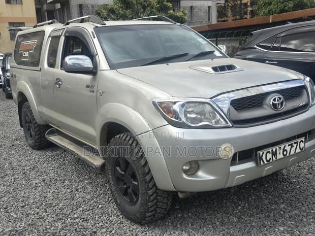 Toyota Hilux 2010 Gold