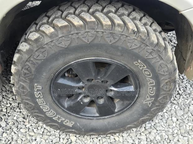 Toyota Hilux 2010 Gold