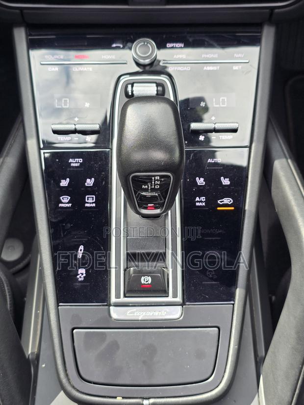 Porsche Cayenne Base AWD 2018 White