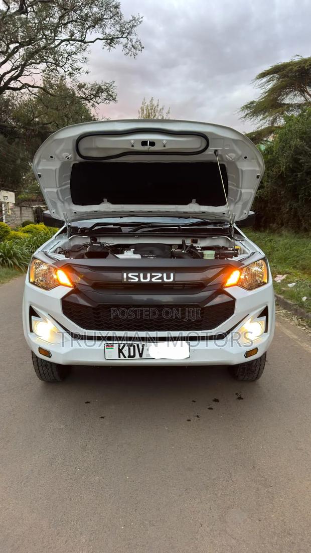 Isuzu D-MAX 2025 Pearl