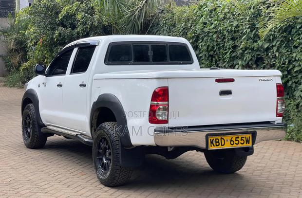 Toyota Hilux 2008 White