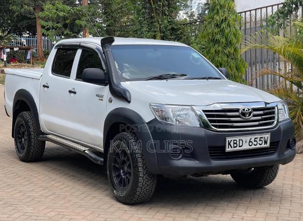 Toyota Hilux 2008 White