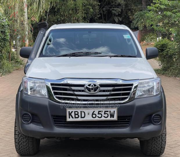 Toyota Hilux 2008 White