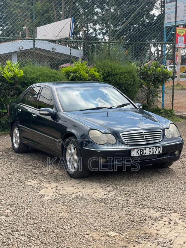 Mercedes-Benz C200 2005 Green