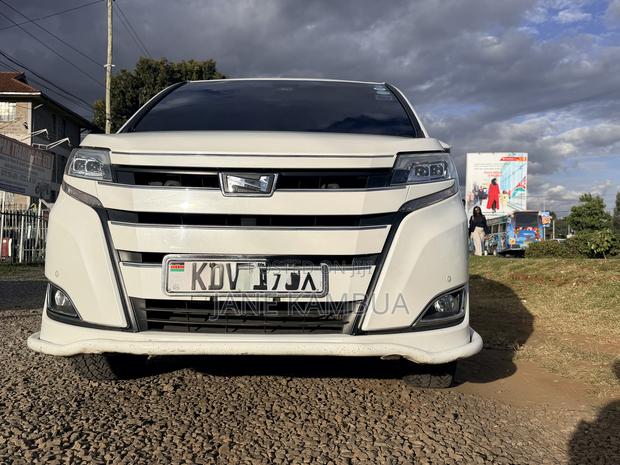 Toyota Noah 2018 White