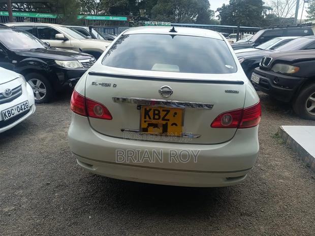 Nissan Bluebird 2007 White