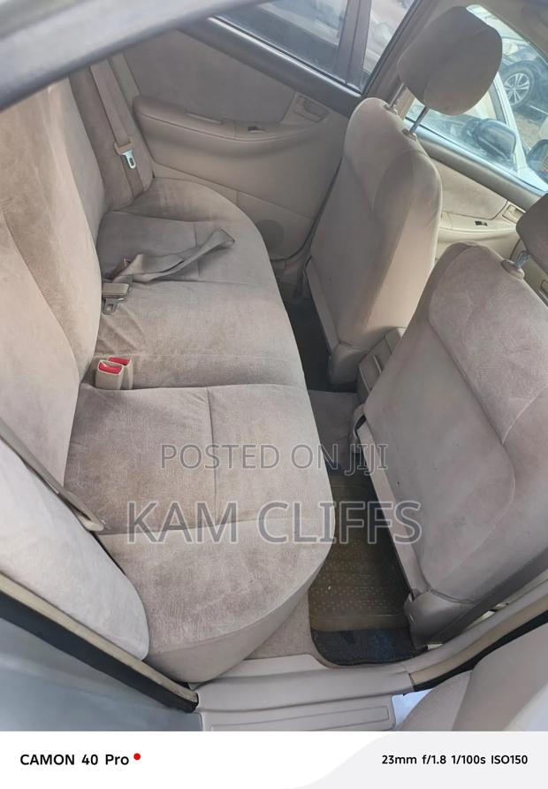Toyota Corolla 2004 Gold