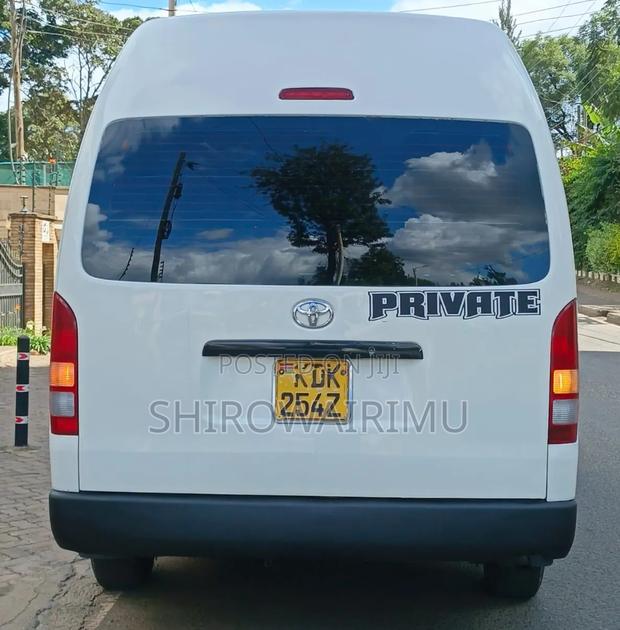 Toyota HiAce 2017 Off white