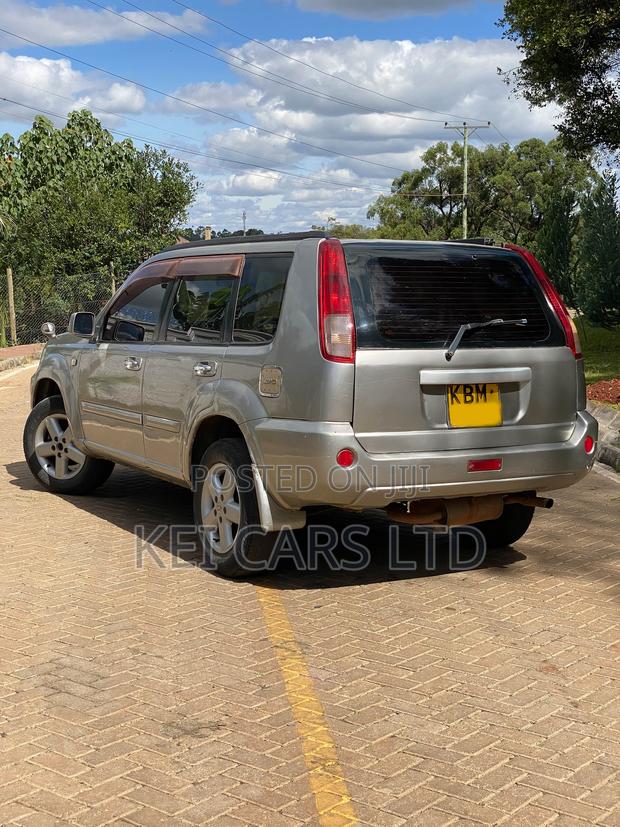 Nissan X-Trail 2.0 2003 Brown