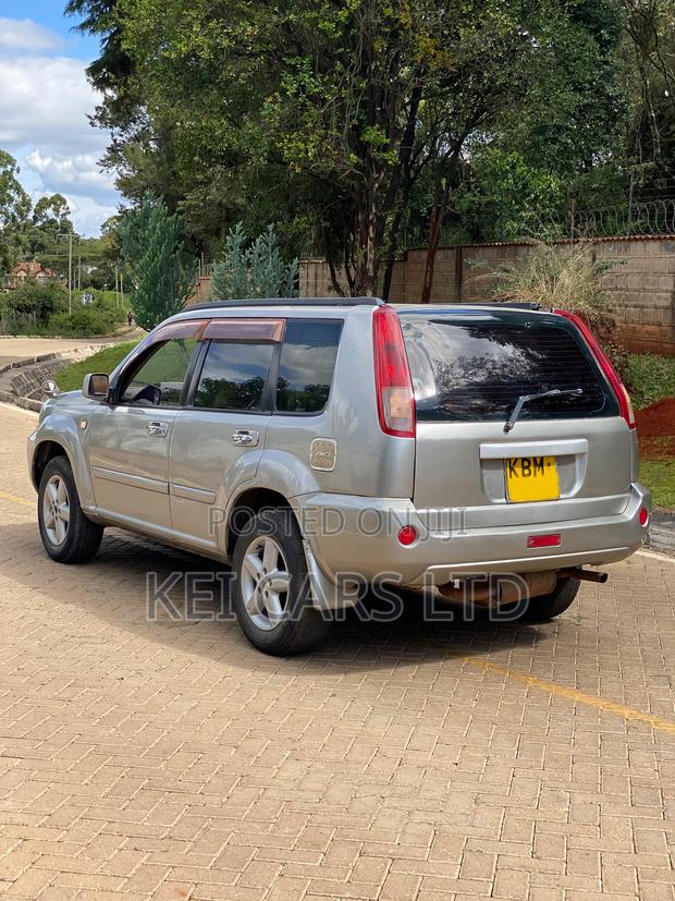Nissan X-Trail 2.0 2003 Brown