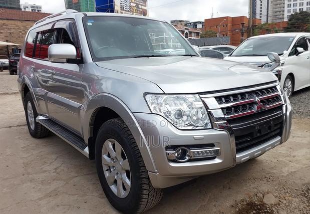 Mitsubishi Pajero 2019 Silver