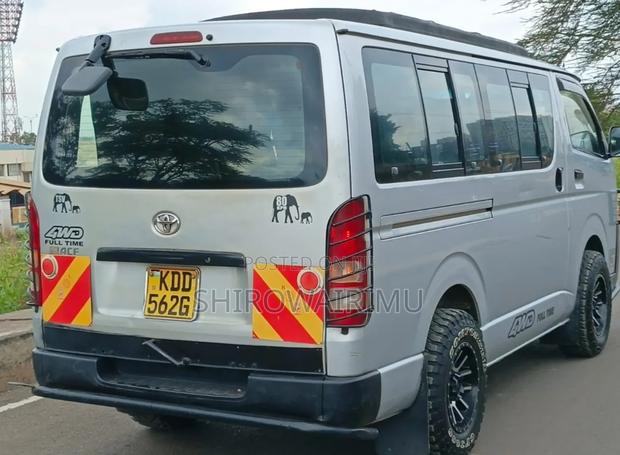 Toyota HiAce 2014 Silver