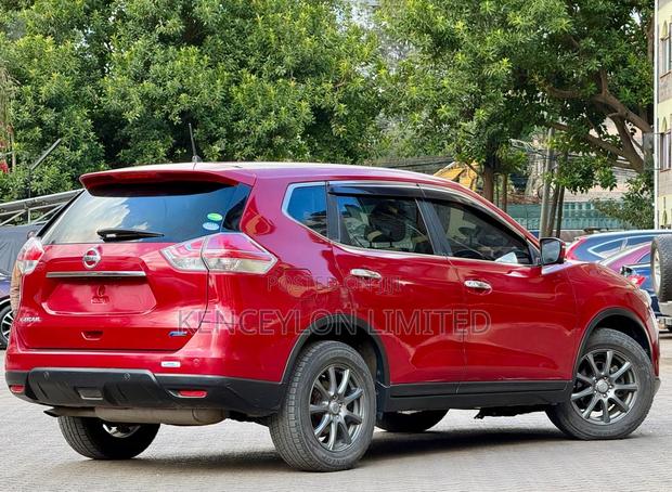 Nissan X-Trail 2.0 Petrol AWD 2015 Red