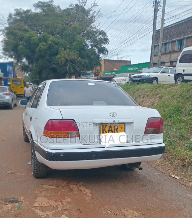 Toyota Corolla 1998 White