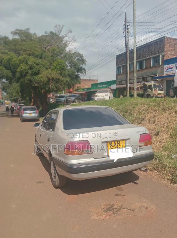 Toyota Corolla 1998 Gold