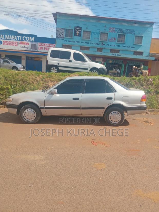 Toyota Corolla 1998 Gold