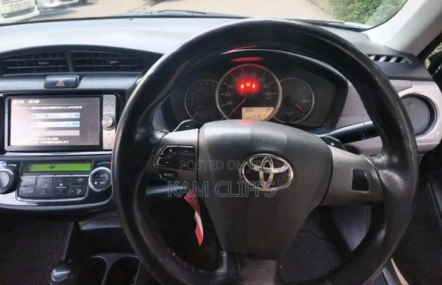 Toyota Axio 1.5 G 2WD 2015 Silver