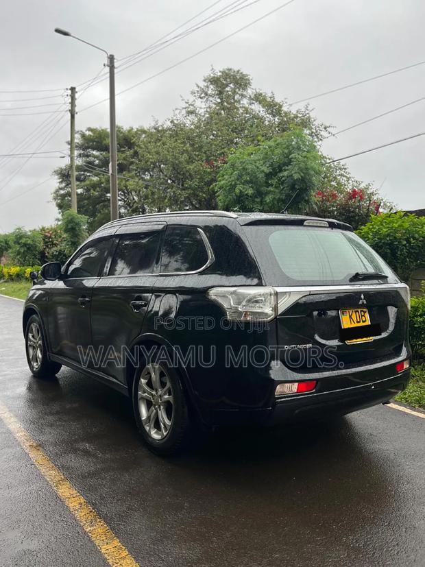 Mitsubishi Outlander 2015 Black