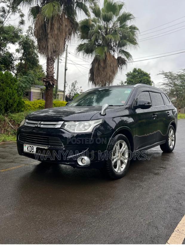 Mitsubishi Outlander 2015 Black