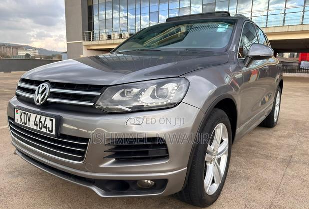 Volkswagen Touareg TDI R-Line 4dr SUV AWD (3.0L 6cyl Turbodiesel 8A)