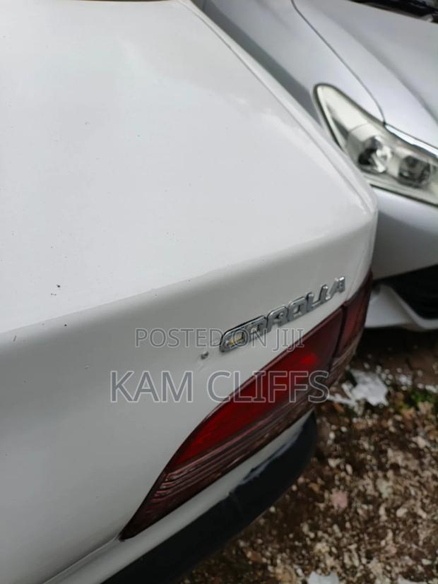 Toyota Corolla Sedan 1999 White