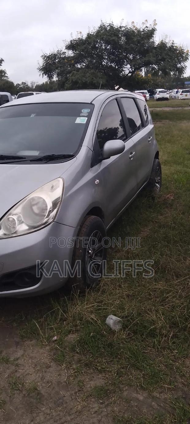 Nissan Note 1.4 2010 Silver
