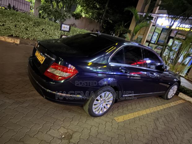 Mercedes-Benz C200 2009 Black