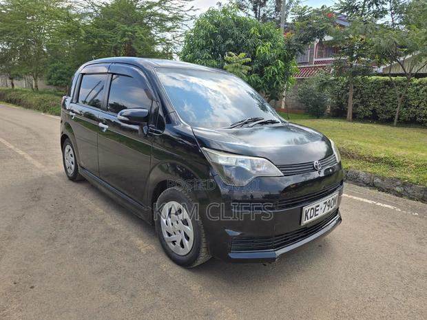 Toyota Spade 2014 Black