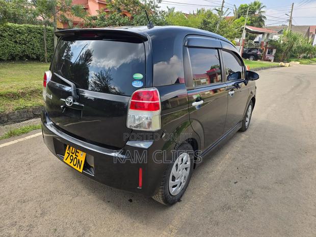 Toyota Spade 2014 Black