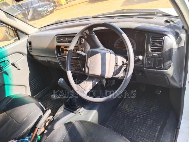 Mitsubishi L200 2005 White