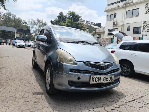 Toyota Ractis 2010 Blue