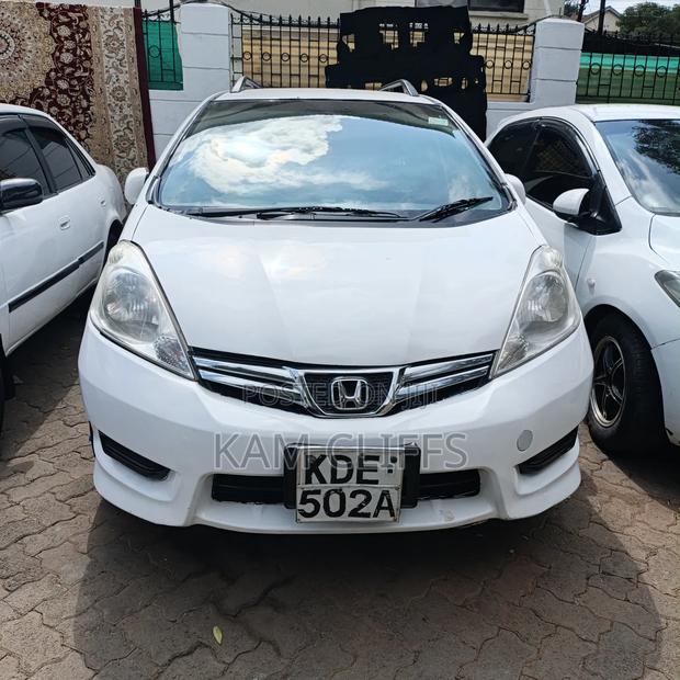 Honda Fit Shuttle 2014 White