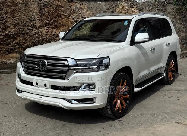 Toyota Land Cruiser 2020 White