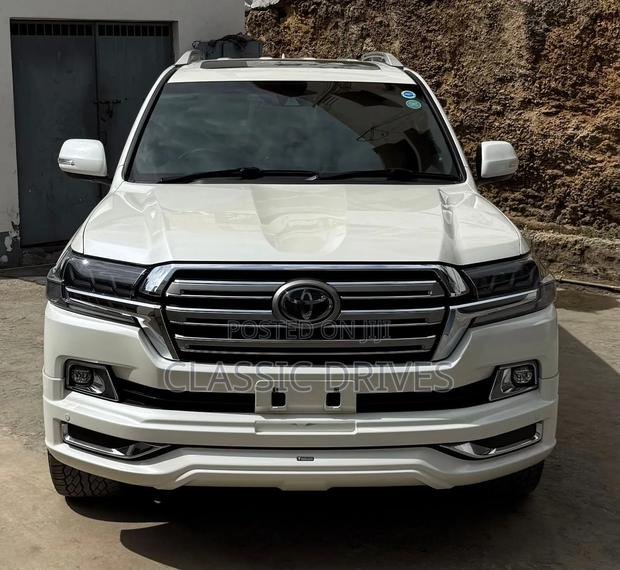 Toyota Land Cruiser 2020 White