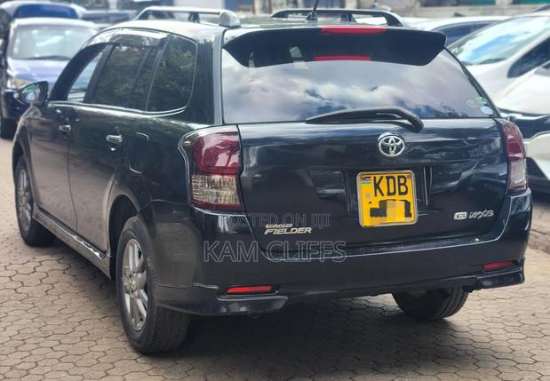 Toyota Corolla Fielder 2014