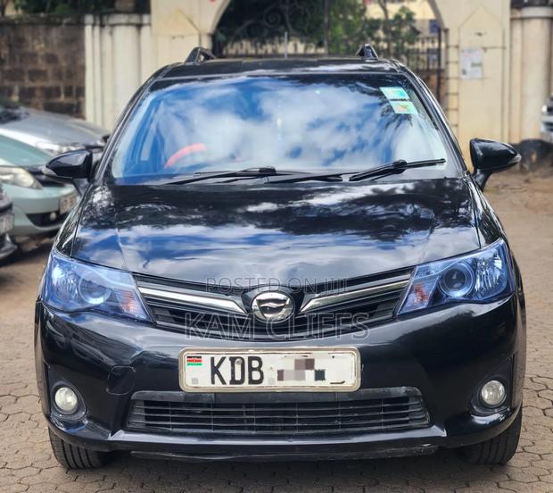 Toyota Corolla Fielder 2014