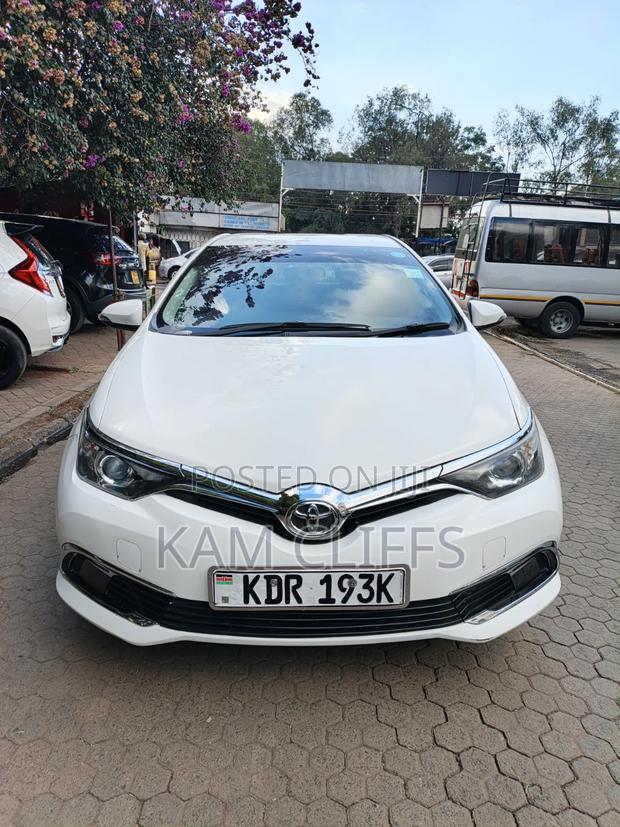 Toyota Auris 2016 Off white