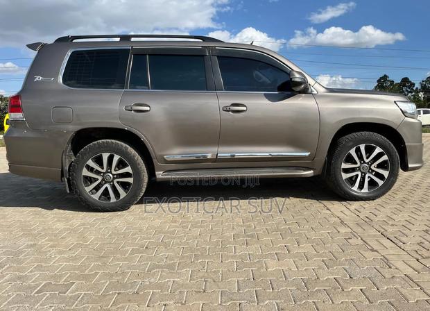 Toyota Land Cruiser 4.5 V8 GX-R 2012 Gray