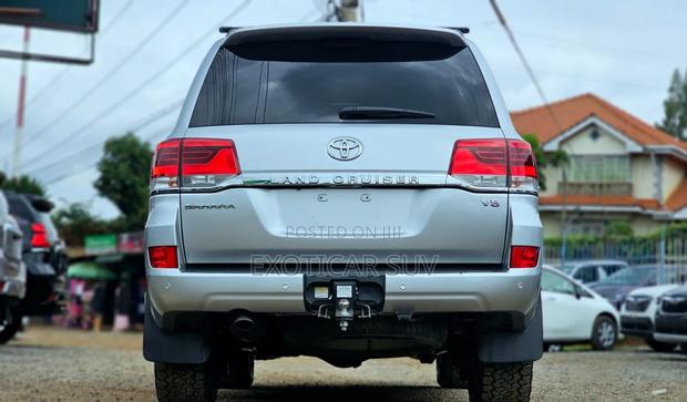 Toyota Land Cruiser 4.5 V8 VXR 2019 Silver