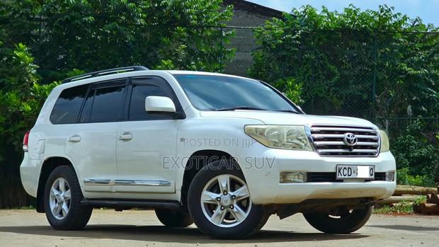 Toyota Land Cruiser 2008 White