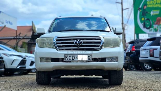 Toyota Land Cruiser 2008 White