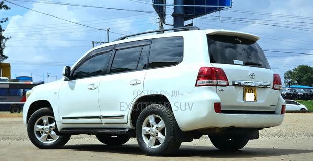 Toyota Land Cruiser 2008 White