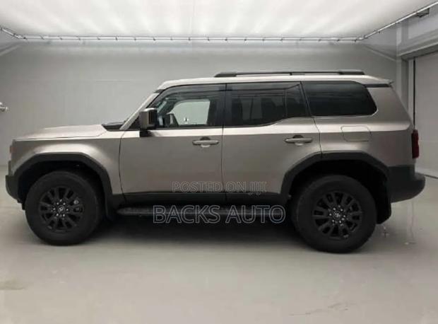 Toyota Land Cruiser Prado 2024