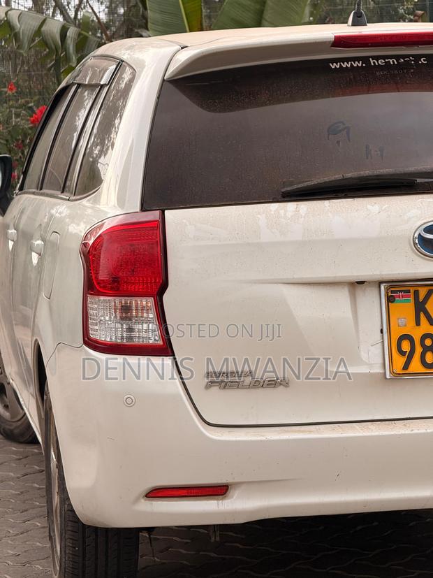 Toyota Corolla Fielder 1.5 Hybrid FWD 2013 White