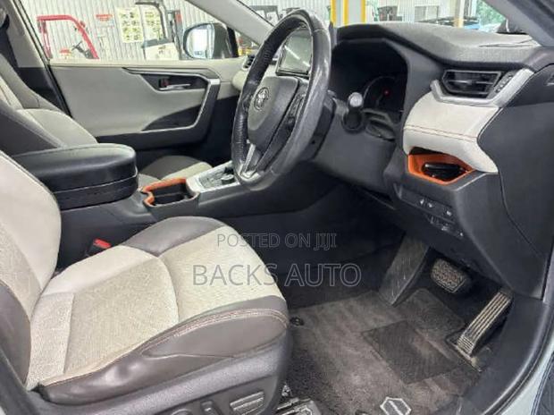 Toyota RAV4 2019 Green